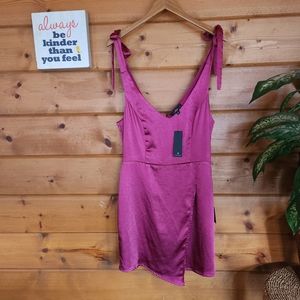 Lulus 💜 NWT Pink Fuschia Satin Fit Flare Faux Wrap Dress Deep VNeck Tie Strap M